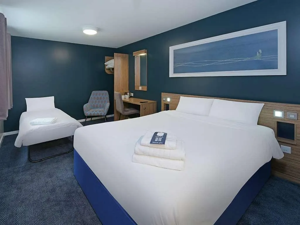 Отель Travelodge London Central Tower Bridge