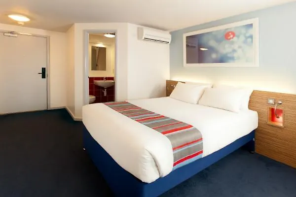*** Отель Travelodge London Central Tower Bridge Великобритания