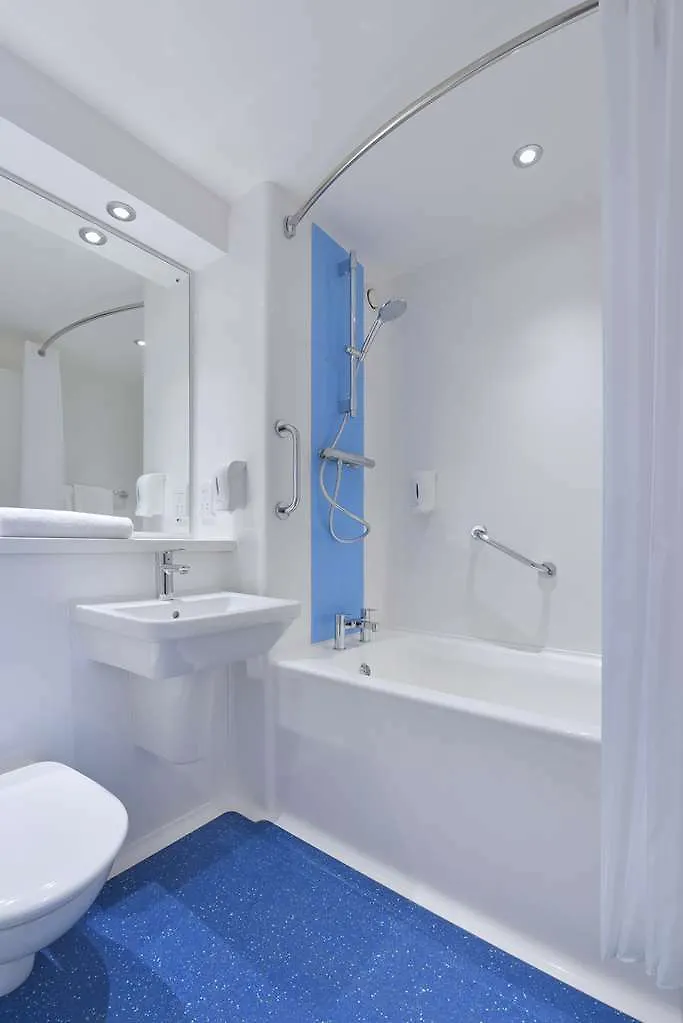 Отель Travelodge London Central Tower Bridge